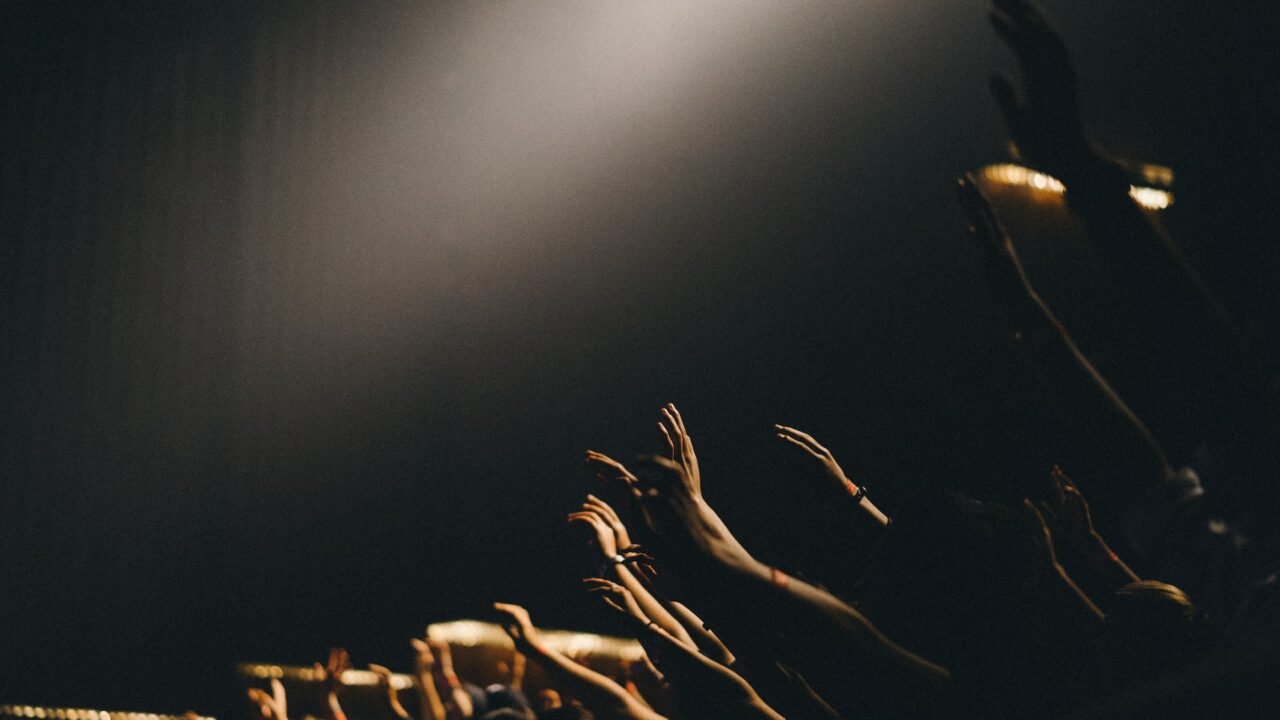 5 Marketing Tactics Used By Cult Leaders